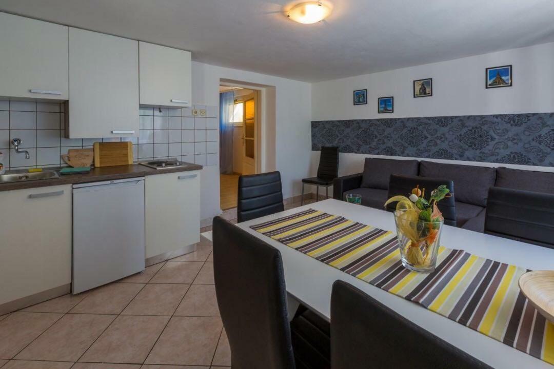 Apartment Dvorska Криквеница Екстериор снимка
