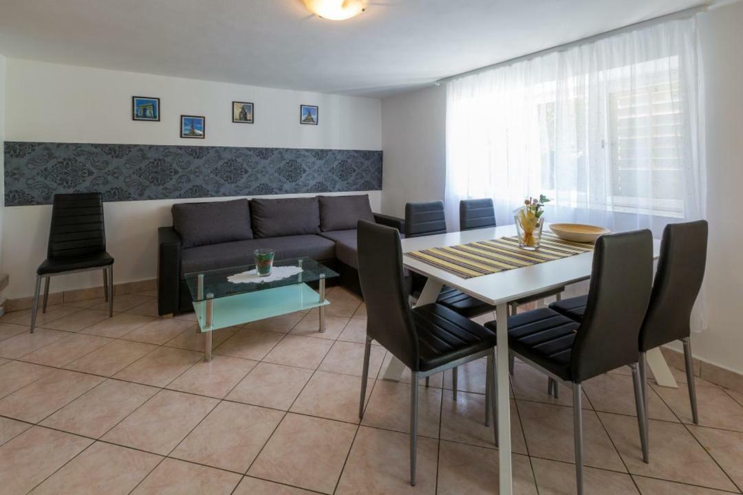 Apartment Dvorska Криквеница Екстериор снимка
